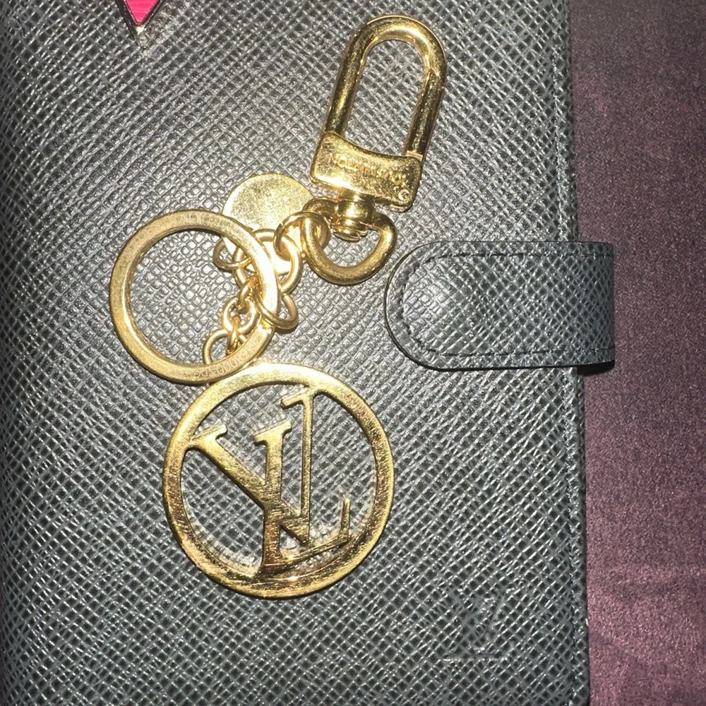 Louis Vuitton Gold Key Chain Charm As Is - Very Good Condition - Picture 2 of 4